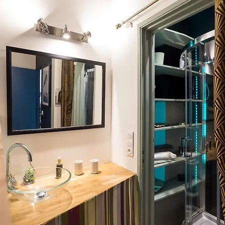 Renee Apartment *